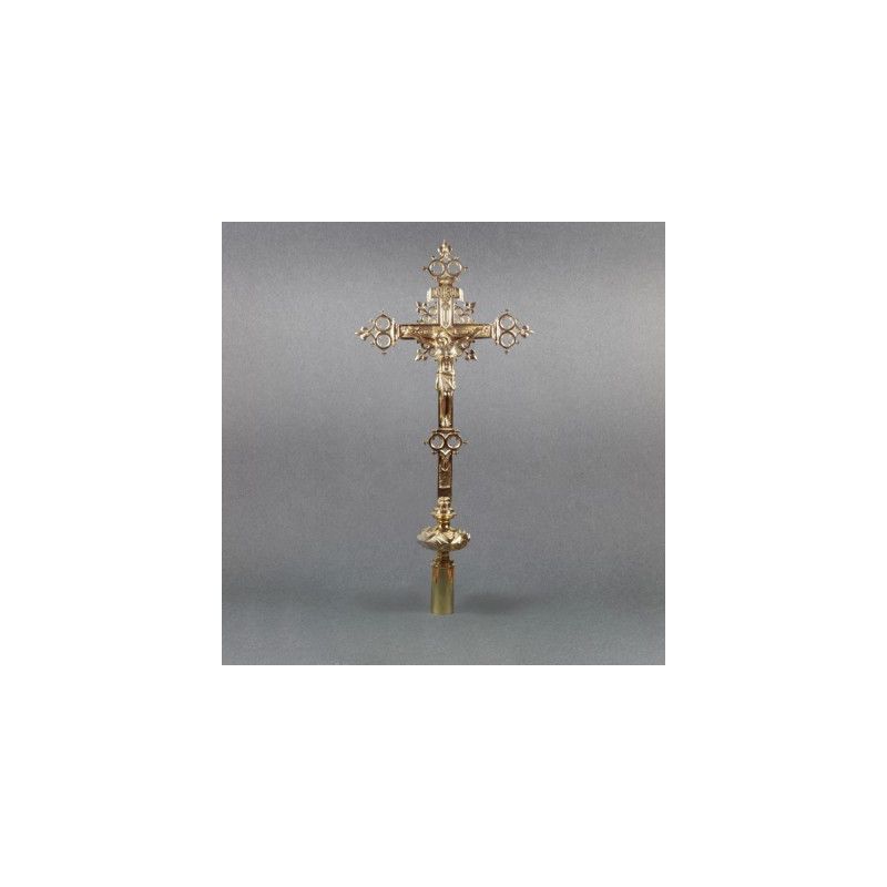 Krzyż mosiężny procesyjny - wysokość ok. 64 cm.