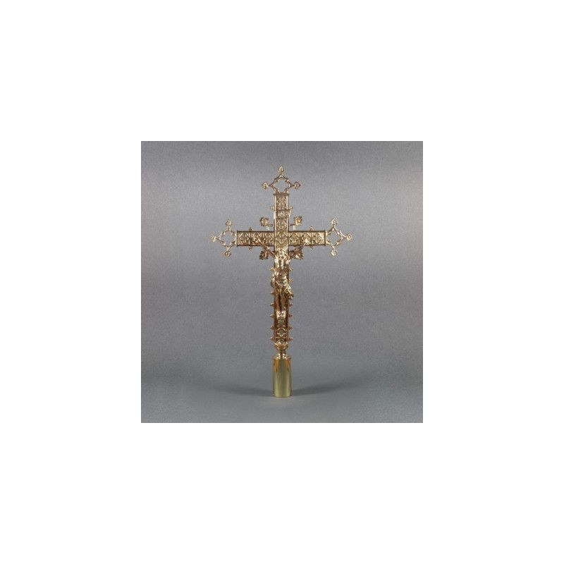 Krzyż mosiężny procesyjny - wysokość ok. 50 cm.