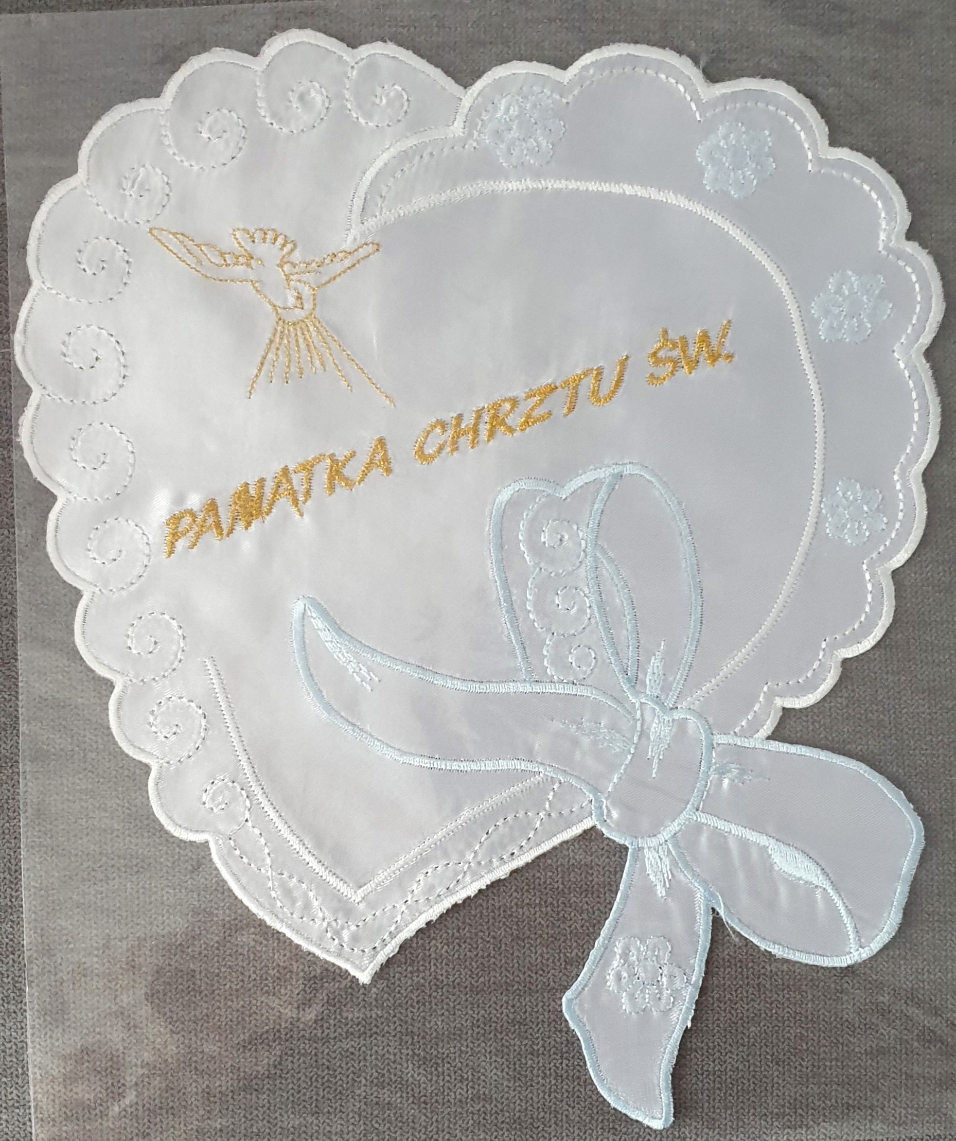 Szatka do chrztu haftowana serce (15) - Szatki haftowane do chrztu - Nowość
