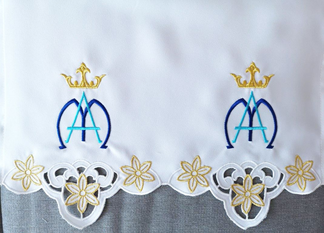 Obrus ołtarzowy haftowany - wzór maryjny (167) - OBRUSY OŁTARZOWE - Nowość