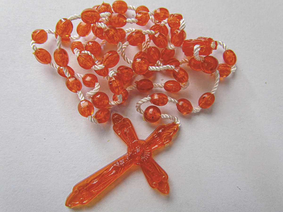 Różaniec plastikowy model arancione - RÓŻAŃCE, KORONKI, TAJEMNICE RÓŻAŃCOWE