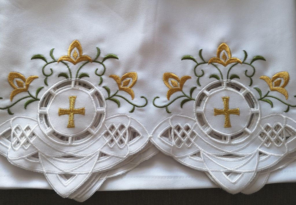 Obrus ołtarzowy haftowany - wzór eucharystyczny (109) - OBRUSY OŁTARZOWE - Nowość
