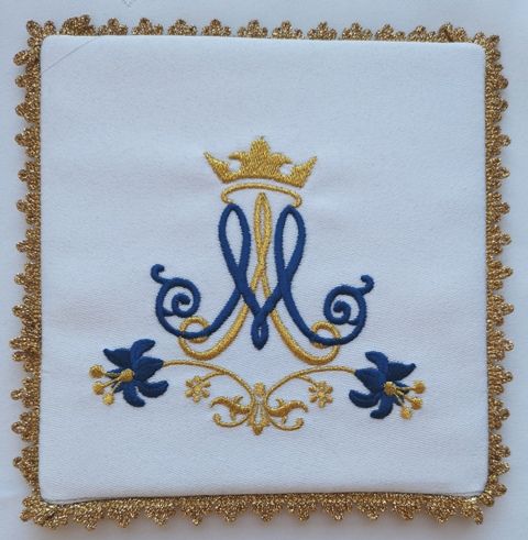 Palka haftowana wzór maryjny M (2) - kolor biały, srebrny