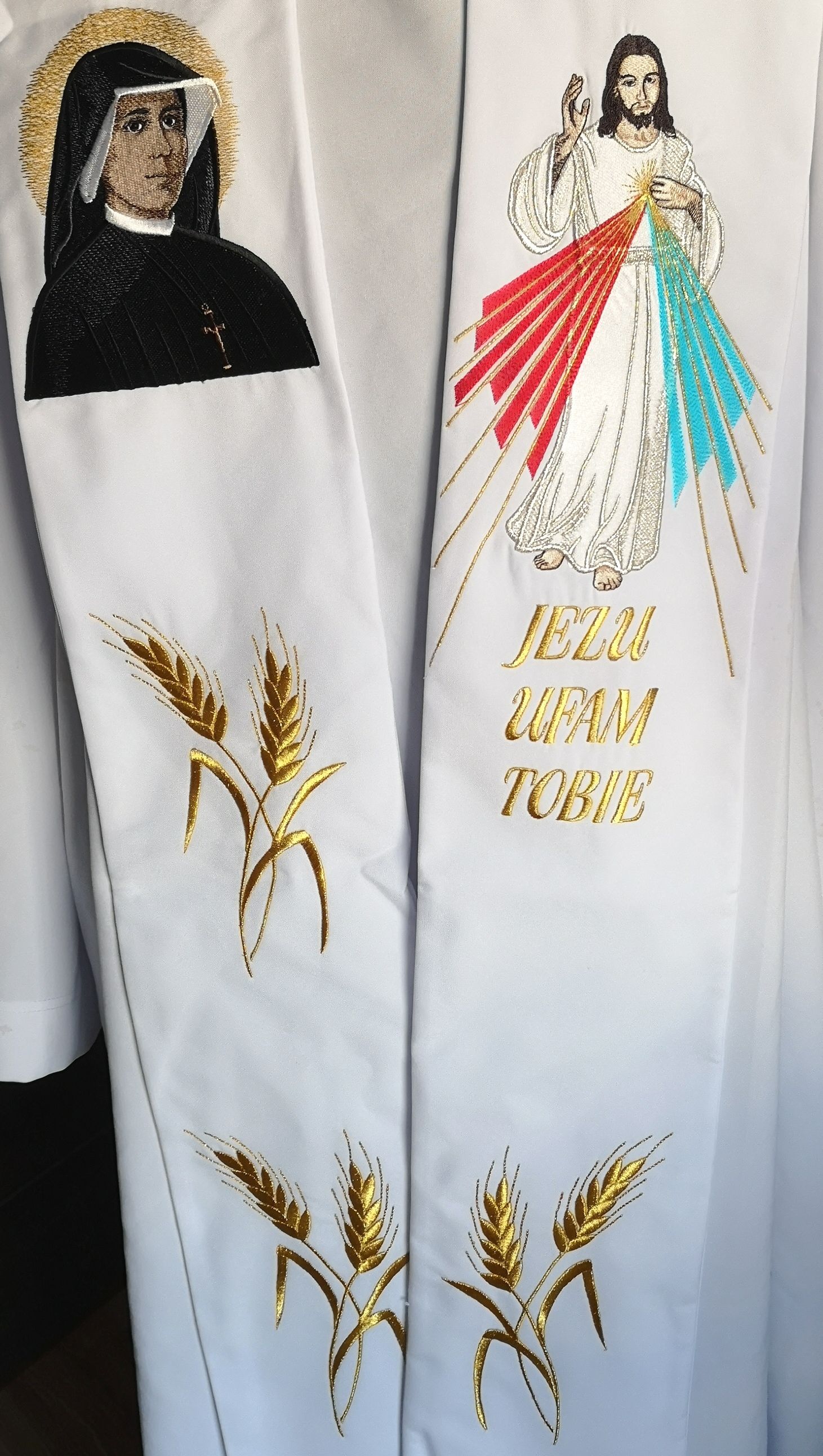 Stuła haftowana  Jezus Miłosierny, Święta Faustyna - Z POSTACIAMI - zdjęcie 4 - Stuła haftowana  Jezus Miłosierny, Święta Faustyna