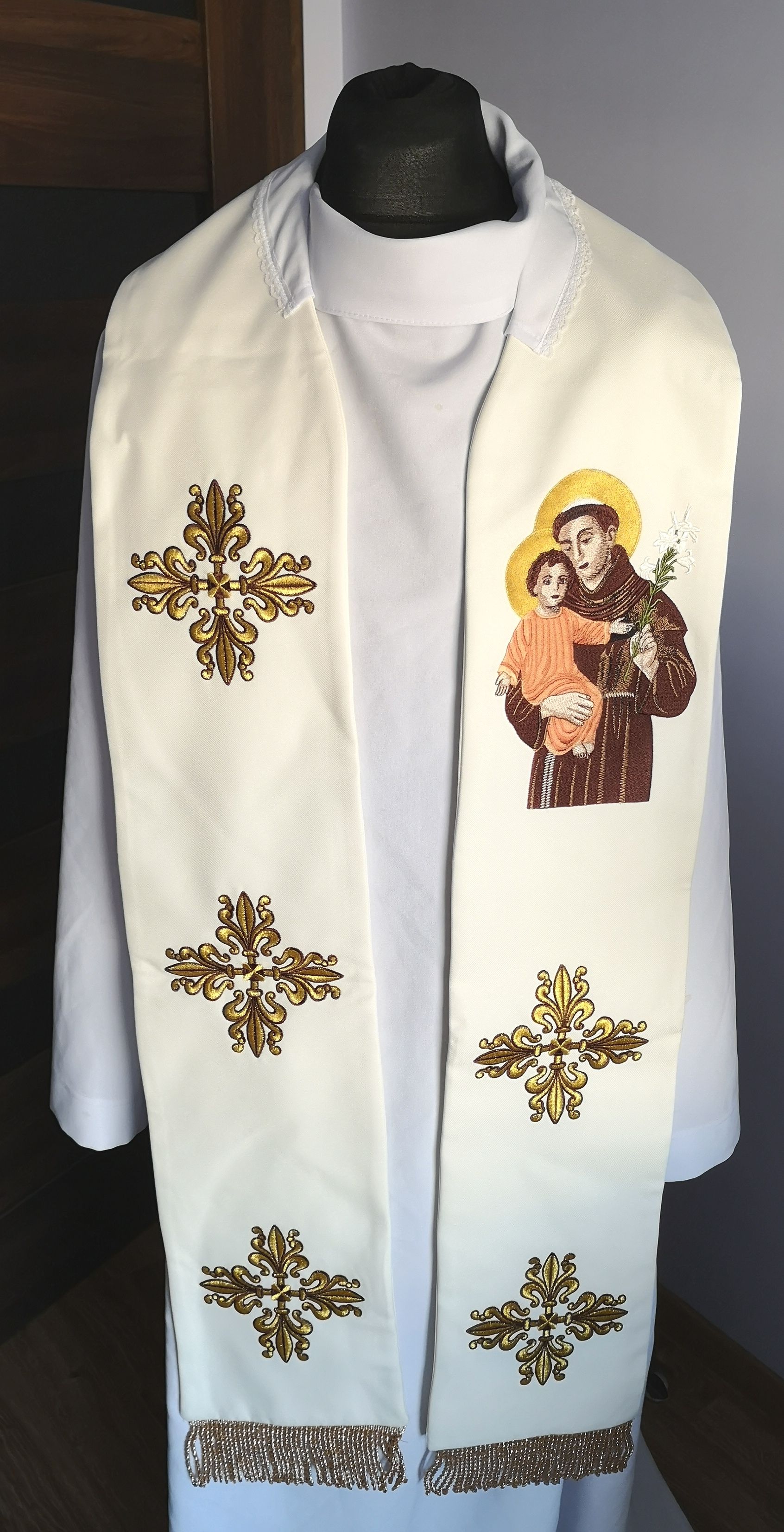 Stuła haftowana Św. Antoni z Dzieciątkiem Jezus - Z POSTACIAMI - Nowość