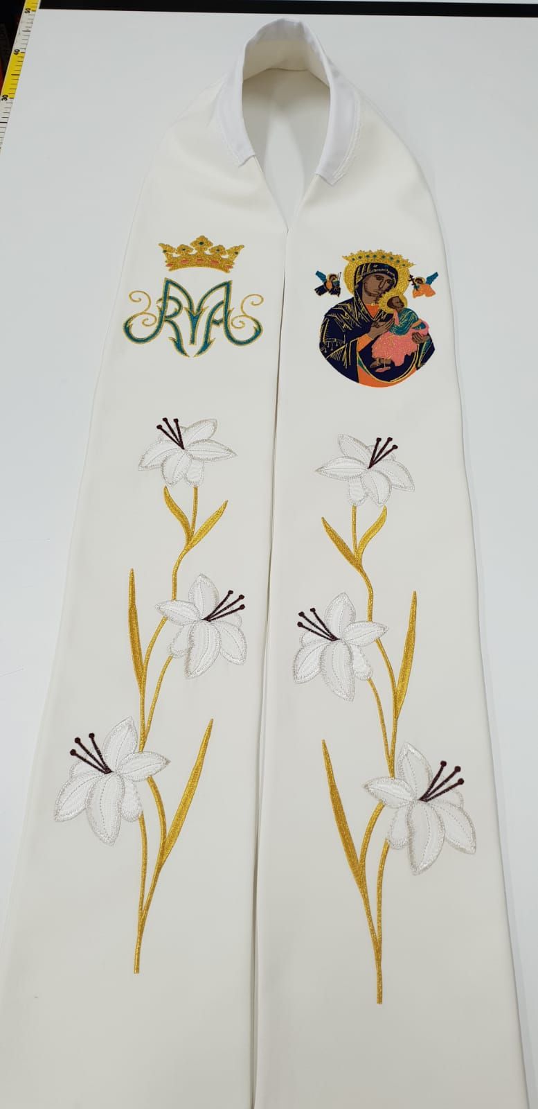 Stuła haftowana Matka Boża Nieustającej Pomocy - Z POSTACIAMI - zdjęcie 2 - Stuła haftowana Matka Boża Nieustającej Pomocy