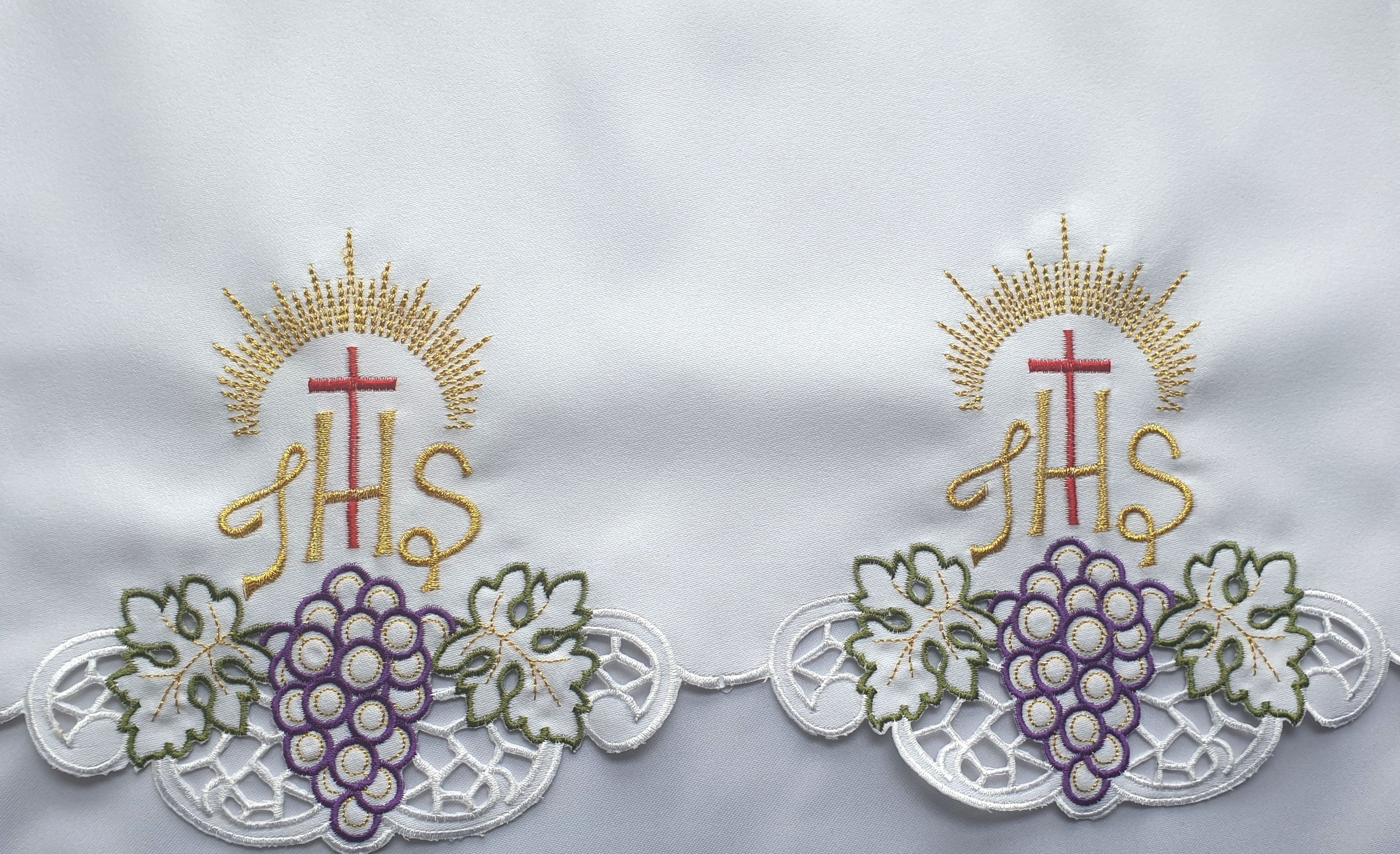 Obrus ołtarzowy haftowany - wzór eucharystyczny (148) - OBRUSY OŁTARZOWE - Nowość