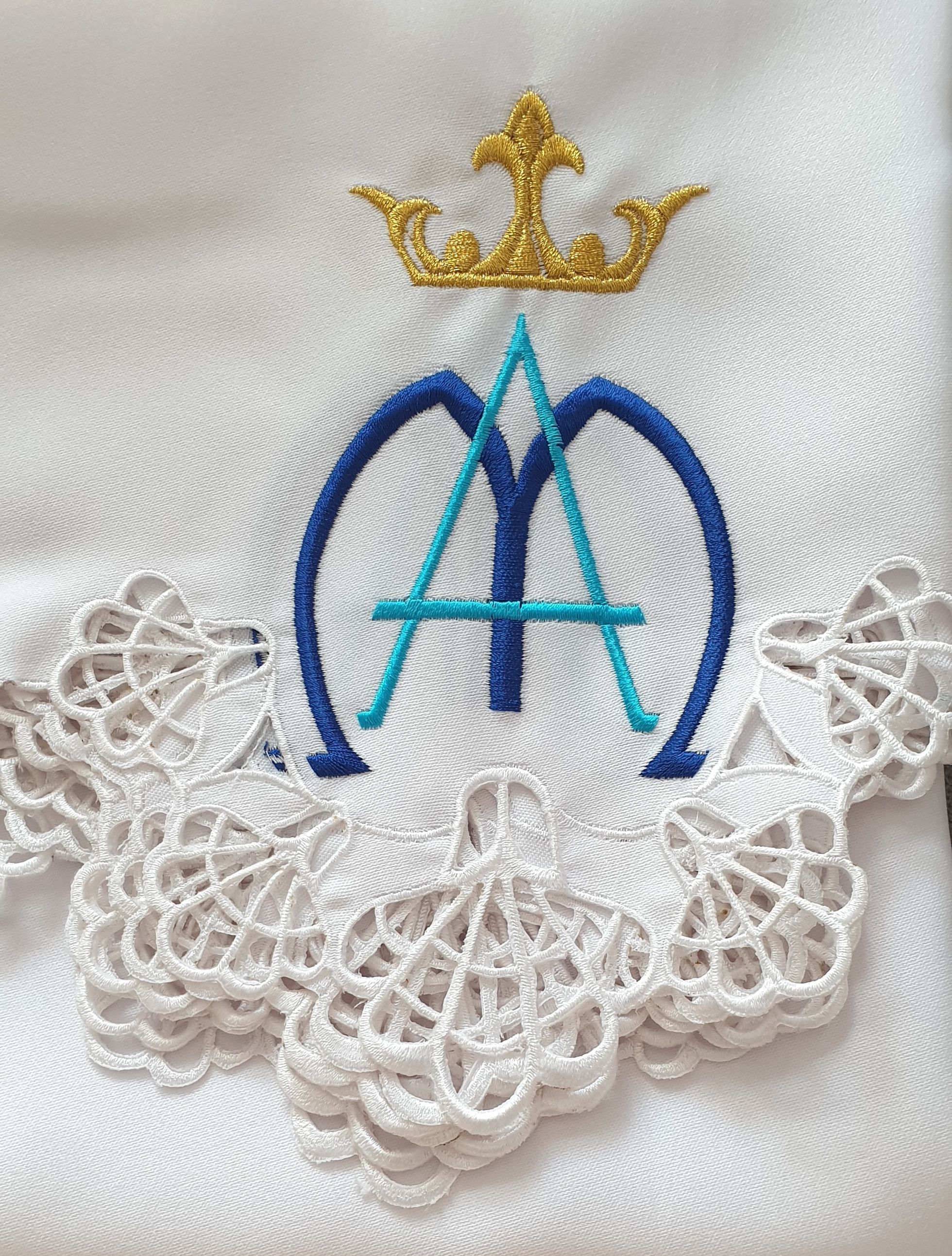 Obrus Maryjny haftowany (86) - OBRUSY OŁTARZOWE - zdjęcie 2 - Obrus Maryjny haftowany (86)