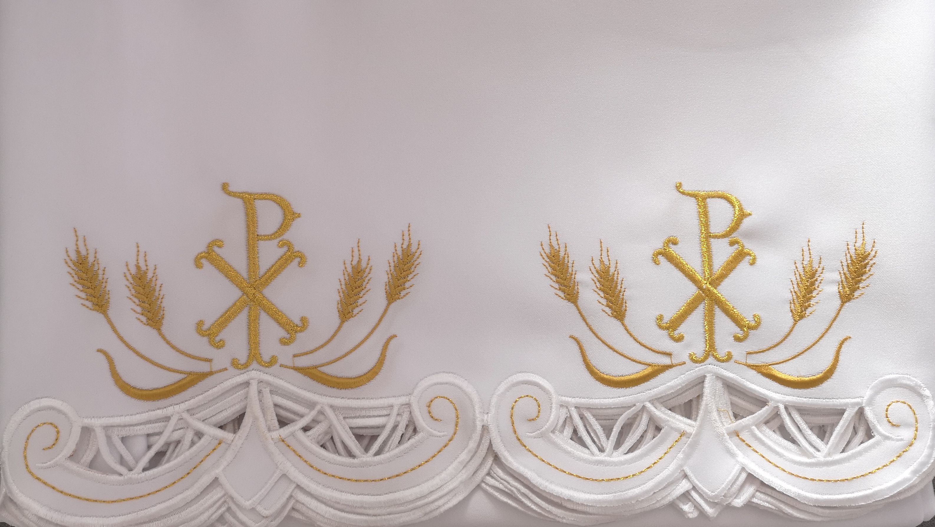 Obrus ołtarzowy haftowany - wzór eucharystyczny (101) - OBRUSY OŁTARZOWE - Nowość