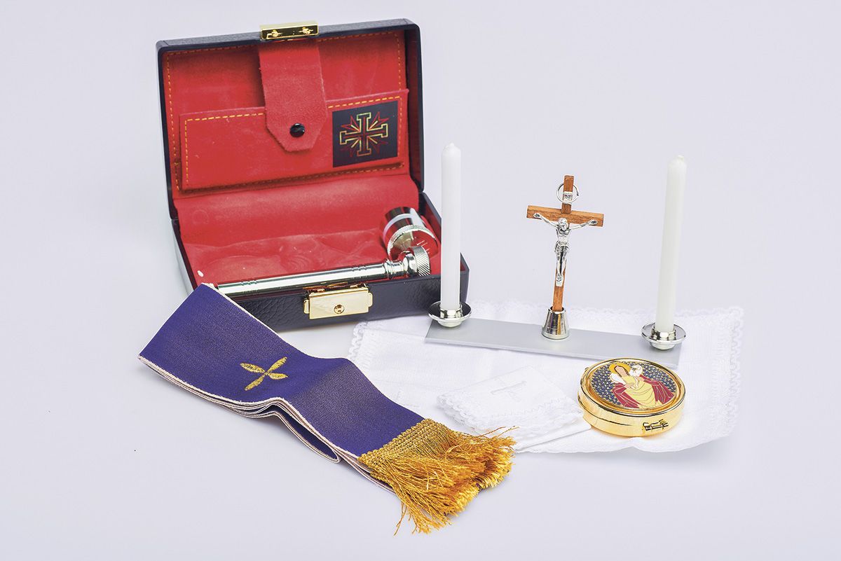 Bursa z wyposażeniem liturgicznym (7) - BURSY, ZESTAWY DO CHORYCH - zdjęcie 2 - Bursa z wyposażeniem liturgicznym (7)