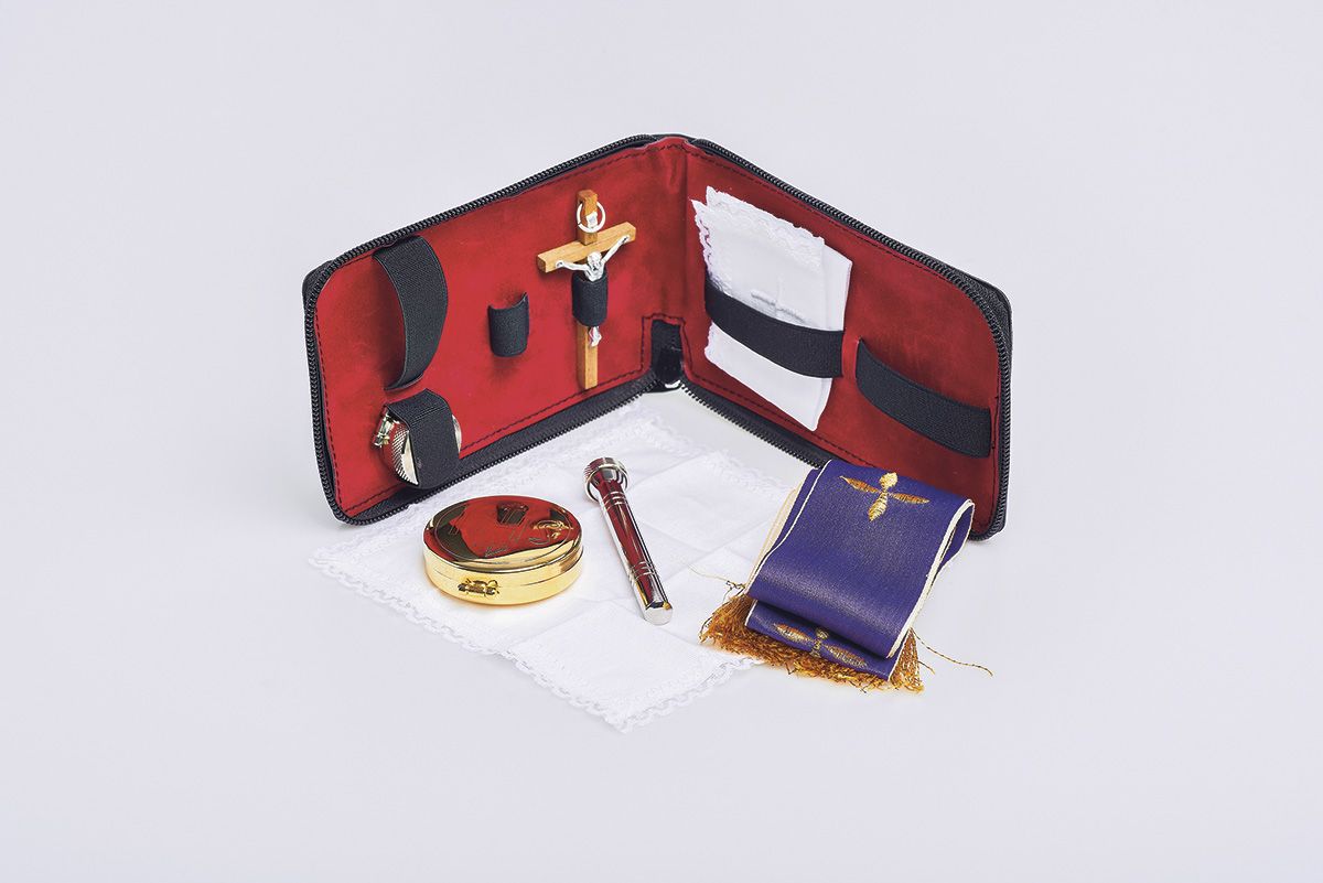 Bursa z wyposażeniem liturgicznym (11) - BURSY, ZESTAWY DO CHORYCH - zdjęcie 2 - Bursa z wyposażeniem liturgicznym (11)