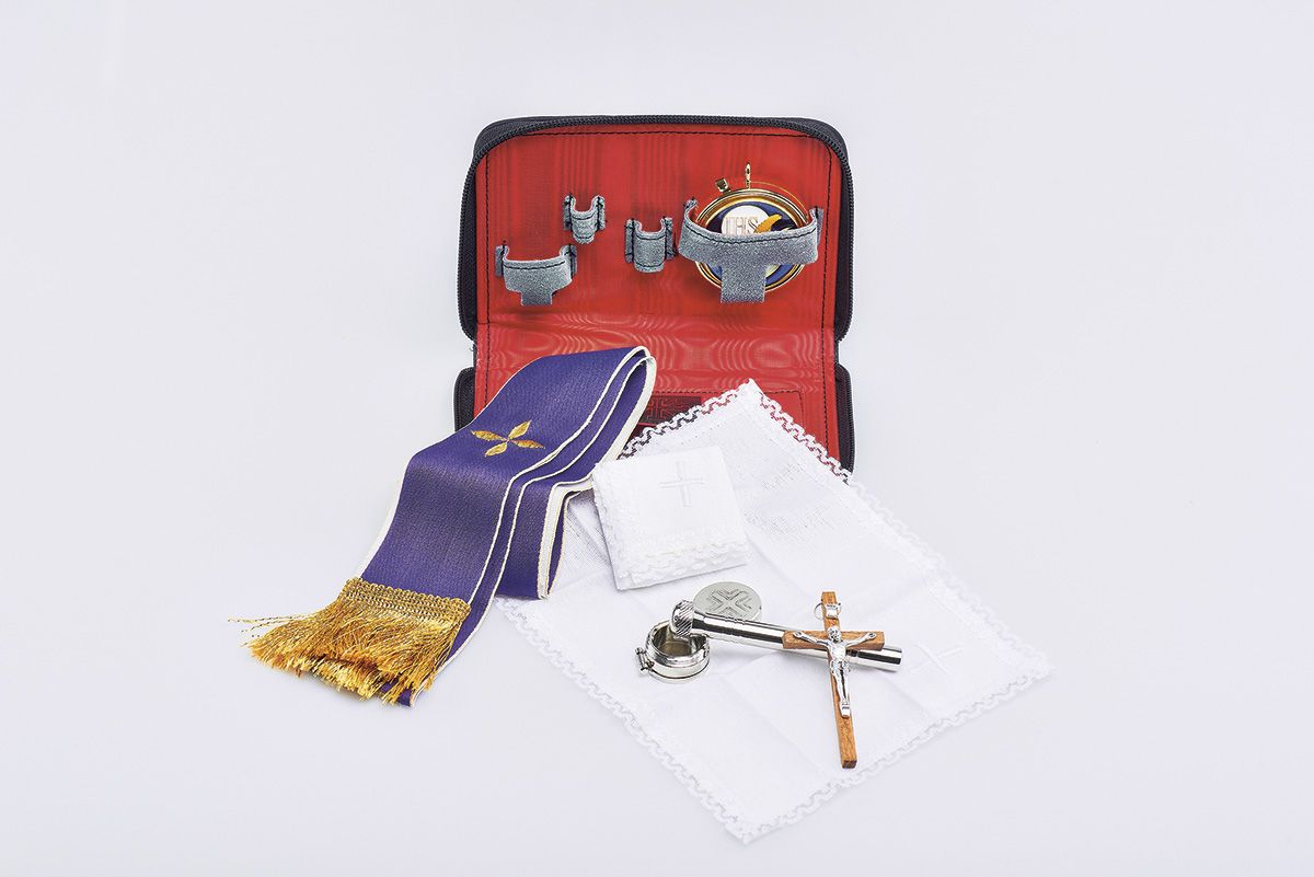 Bursa z wyposażeniem liturgicznym (16) - BURSY, ZESTAWY DO CHORYCH - zdjęcie 2 - Bursa z wyposażeniem liturgicznym (16)