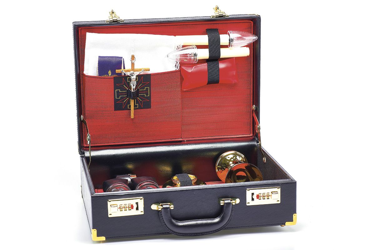 Komplet podróżny dla kapłana - walizka celebransa (10) - ZESTAWY TURYSTYCZNE, MAŁY KSIĄDZ - zdjęcie 2 - Komplet podróżny dla kapłana - walizka celebransa (10)