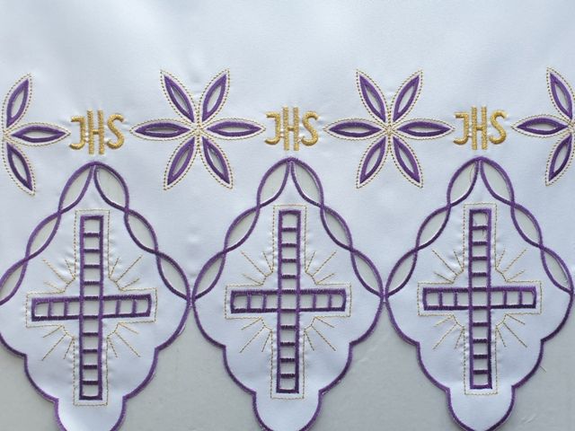 Obrus ołtarzowy haftowany - wzór eucharystyczny (202) - OBRUSY OŁTARZOWE - Nowość