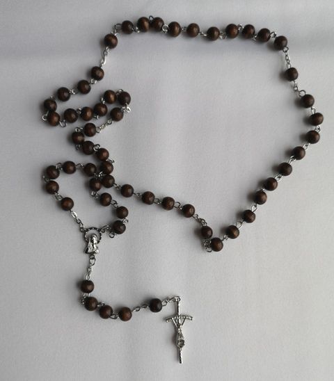 Różaniec drewniany na drucie, ciemny brąz - RÓŻAŃCE, KORONKI, TAJEMNICE RÓŻAŃCOWE