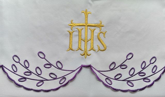 Obrus ołtarzowy haftowany - wzór eucharystyczny (211) - OBRUSY OŁTARZOWE - Nowość