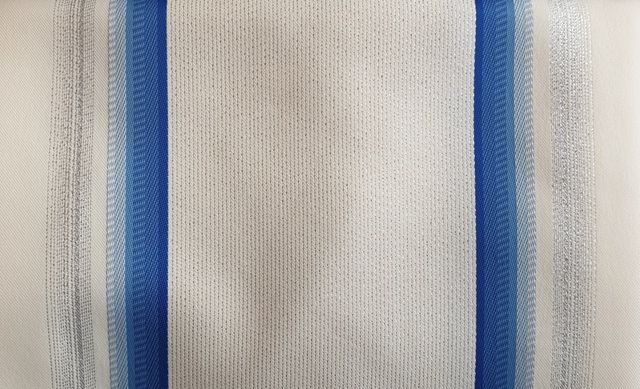 Ornat Maryjny tkanina lejąca ecru/niebieska (48A) - Ornaty haftowane - zdjęcie 2 - Ornat Maryjny tkanina lejąca ecru/niebieska (48A)