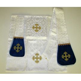 Ornat rzymski haftowany Matka Boża Szkaplerzna - Ornaty Maryjne - zdjęcie 3 - Ornat rzymski haftowany Matka Boża Szkaplerzna