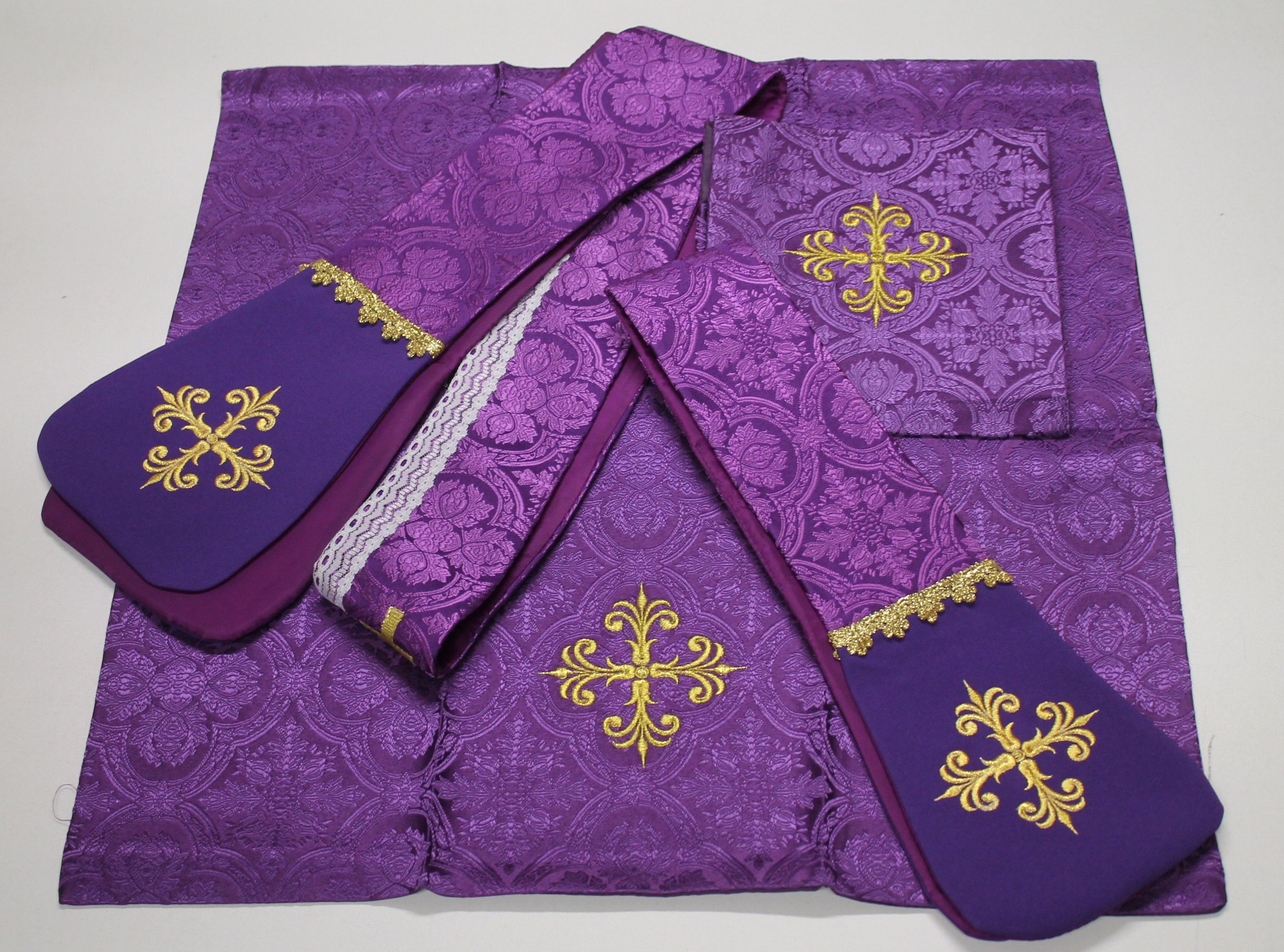 Ornat rzymski fioletowy Serce Pana Jezusa (52) - Ornaty rzymskie - zdjęcie 3 - Ornat rzymski fioletowy Serce Pana Jezusa (52)