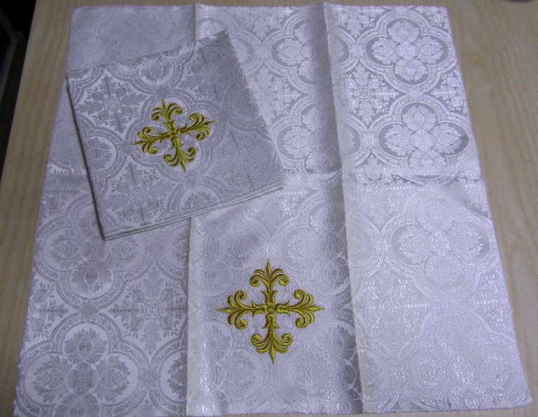 Ornat rzymski haftowany Matka Boża Fatimska - Ornaty Maryjne - zdjęcie 4 - Ornat rzymski haftowany Matka Boża Fatimska