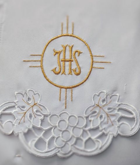 Obrus ołtarzowy haftowany - wzór eucharystyczny (139) - OBRUSY OŁTARZOWE - Nowość