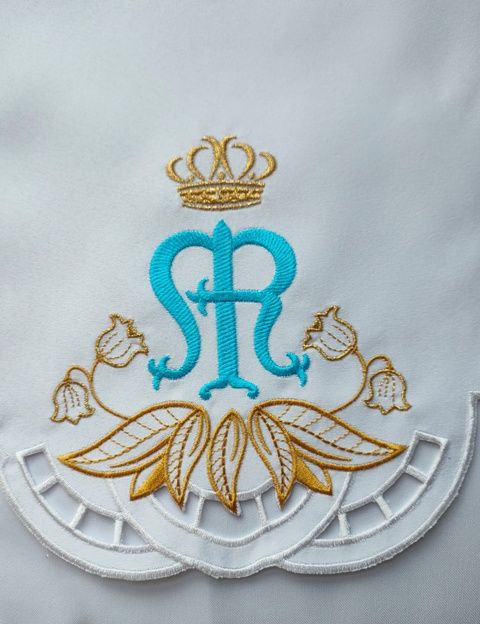 Obrus Maryjny haftowany (79) - OBRUSY OŁTARZOWE - zdjęcie 2 - Obrus Maryjny haftowany (79)