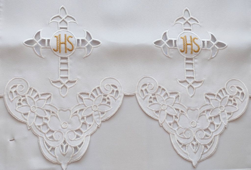 Obrus ołtarzowy haftowany - wzór eucharystyczny (96) - OBRUSY OŁTARZOWE - Nowość