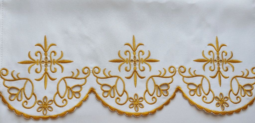 Obrus ołtarzowy haftowany - wzór eucharystyczny (93) - OBRUSY OŁTARZOWE - Nowość