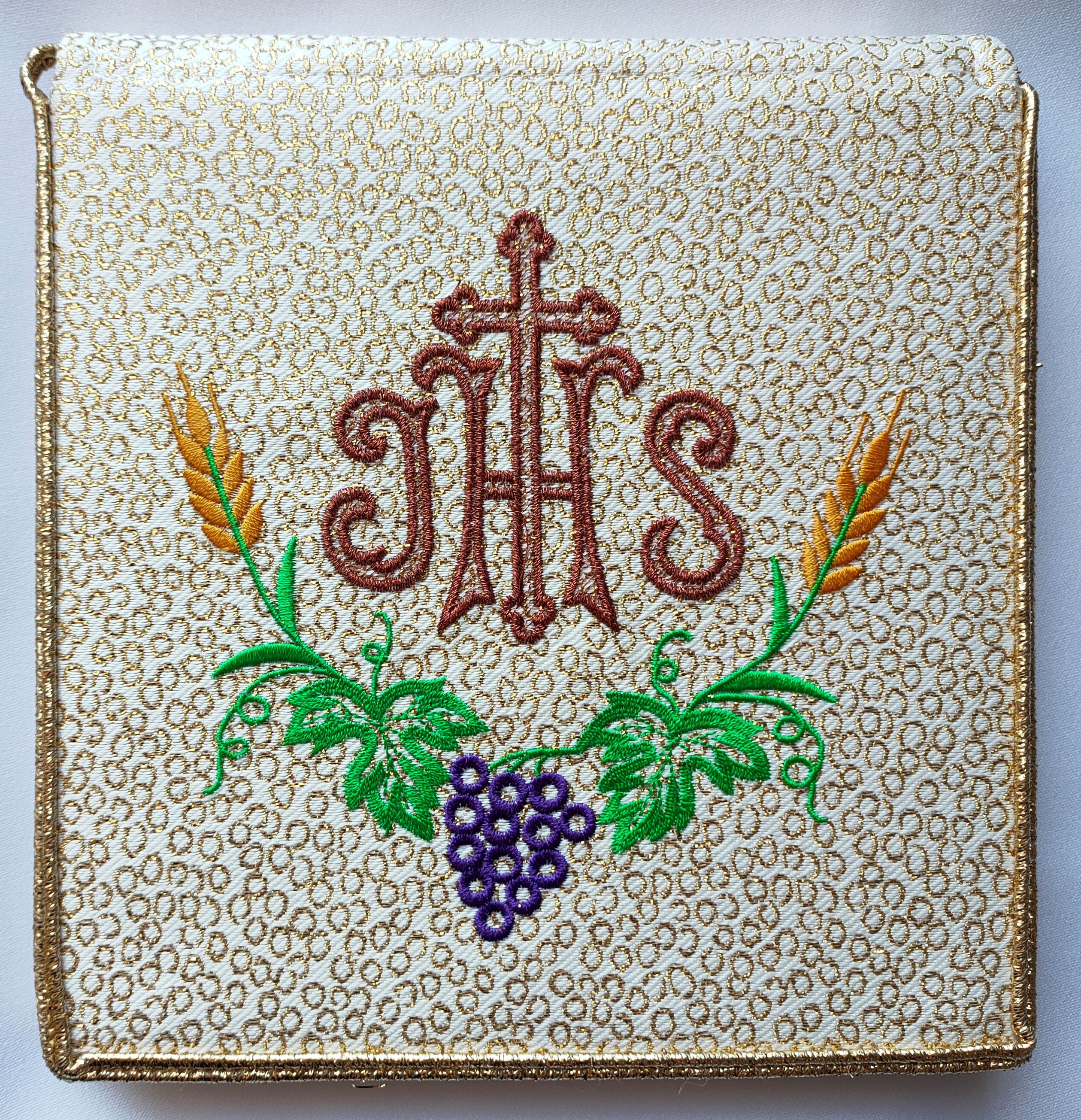 Bursa do chorych haftowana, ecru IHS - BURSY, ZESTAWY DO CHORYCH - Nowość