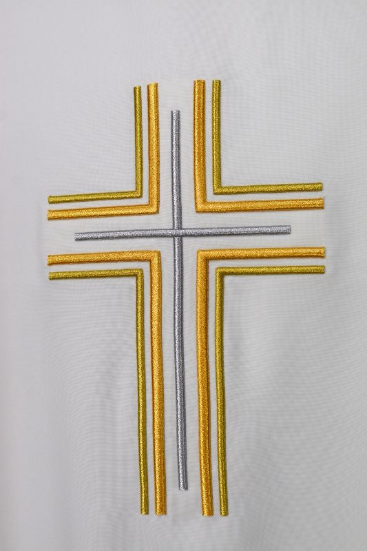 Ornat haftowany ecru - krzyż (15) - Ornaty białe/ ecru - zdjęcie 2 - Ornat haftowany ecru - krzyż (15)