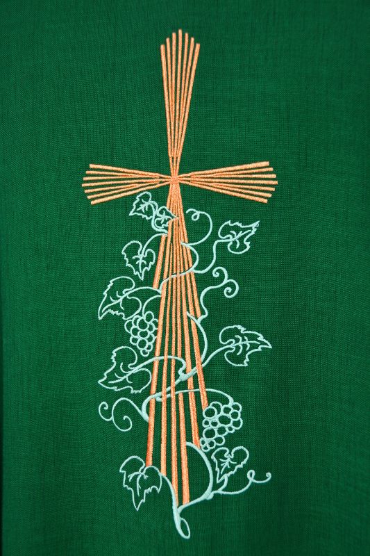 Ornat zielony haftowany - krzyż, winogrona (17) - Ornaty zielone - zdjęcie 2 - Ornat zielony haftowany - krzyż, winogrona (17)
