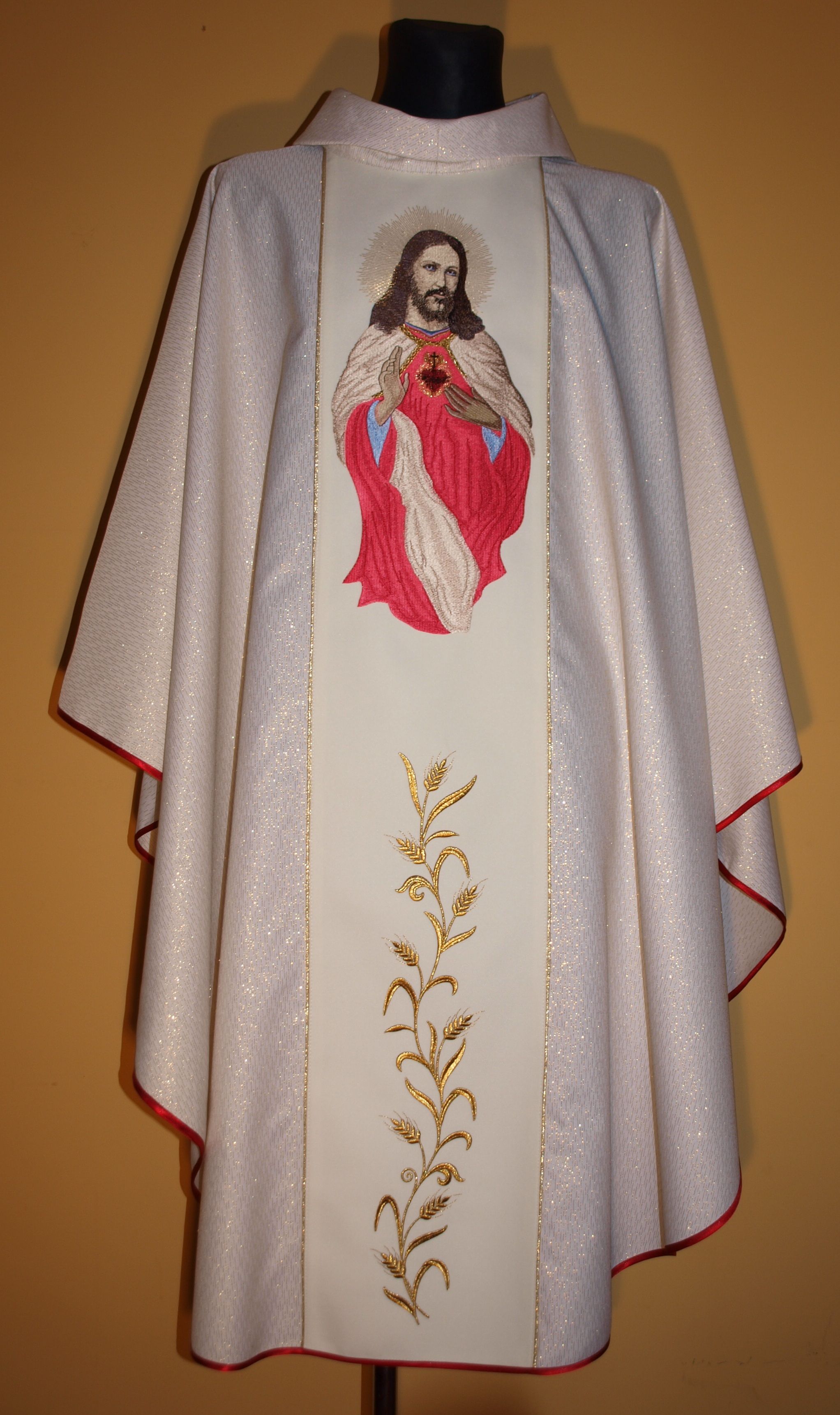Ornat haftowany Najświętsze Serce Pana Jezusa - Ornaty z Jezusem - Nowość