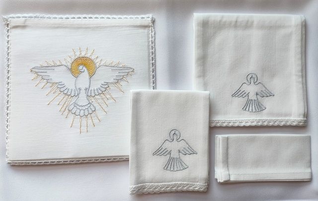 Bielizna kielichowa - Duch Święty srebrny haft - SAKRAMENT BIERZMOWANIA - Nowość