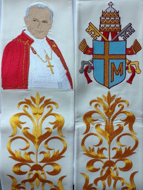 Bogato haftowana stuła Jan Paweł II - Z POSTACIAMI - Nowość