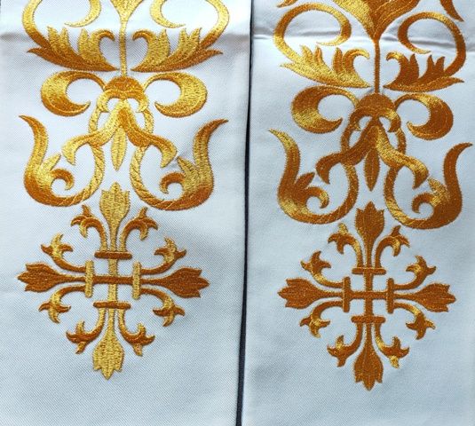 Bogato haftowana stuła Jan Paweł II - Z POSTACIAMI - zdjęcie 4 - Bogato haftowana stuła Jan Paweł II