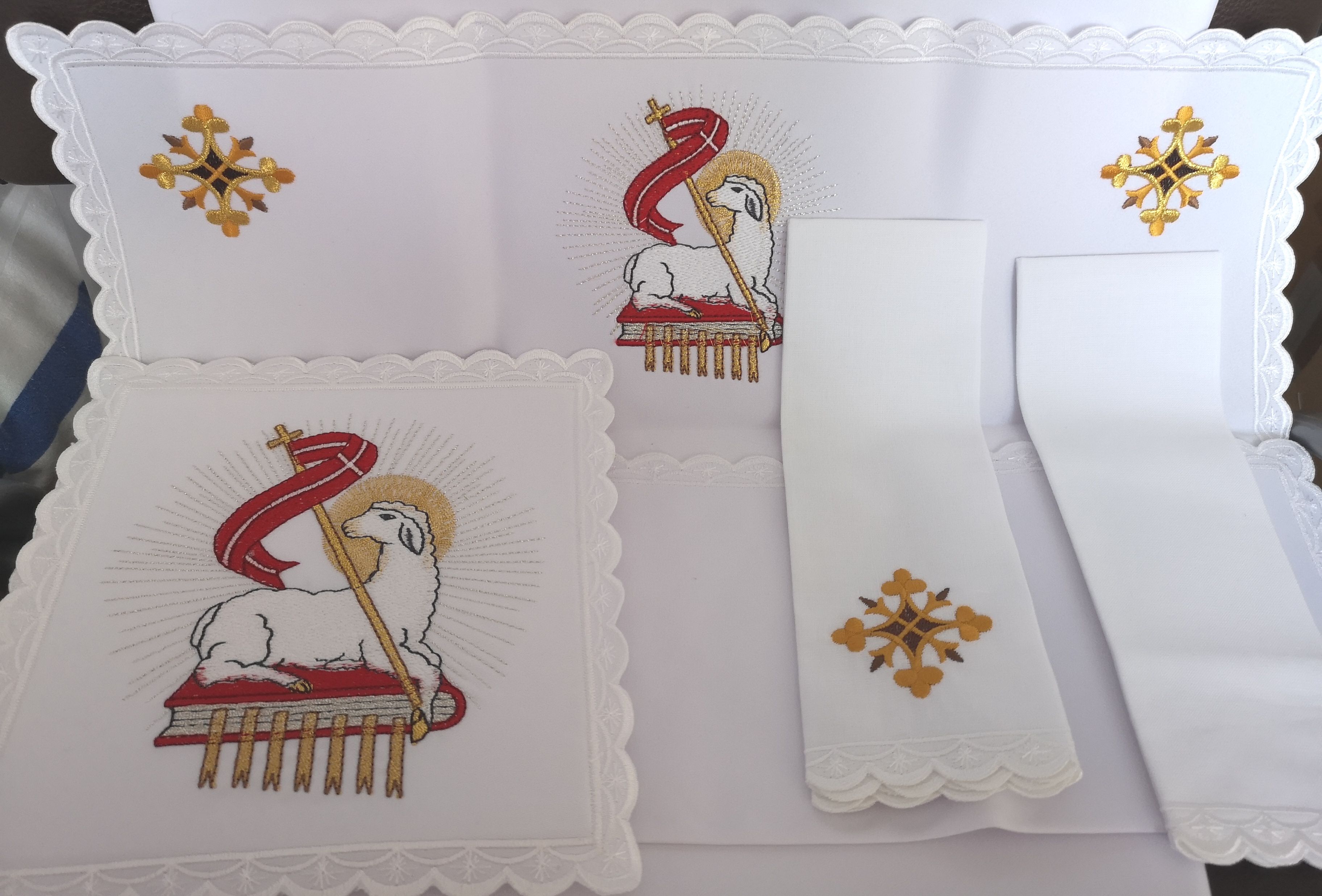 Bielizna kielichowa - Baranek Ofiarny (8) - Zestawy - zdjęcie 2 - Bielizna kielichowa - Baranek Ofiarny (8)