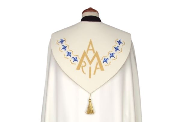 Kapa maryjna ecru haftowana (74) - zdjęcie 2 - Kapa maryjna ecru haftowana (74)