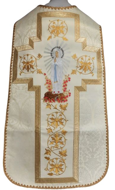 Ornat rzymski haftowany z wizerunkiem MB z Lourdes - Ornaty Maryjne - Nowość