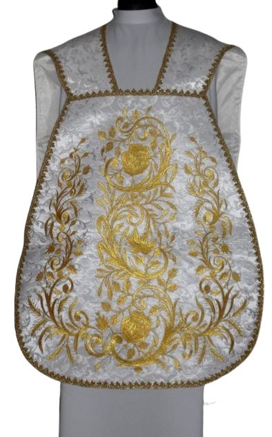 Ornat rzymski biały haftowany IHS (70) - Ornaty rzymskie - zdjęcie 2 - Ornat rzymski biały haftowany IHS (70)