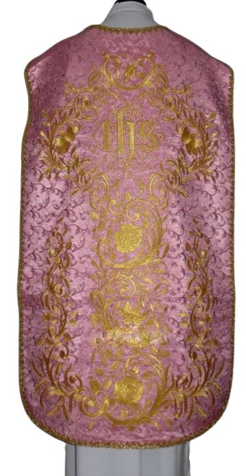 Ornat rzymski różowy haftowany IHS (69) - Ornaty rzymskie - Nowość