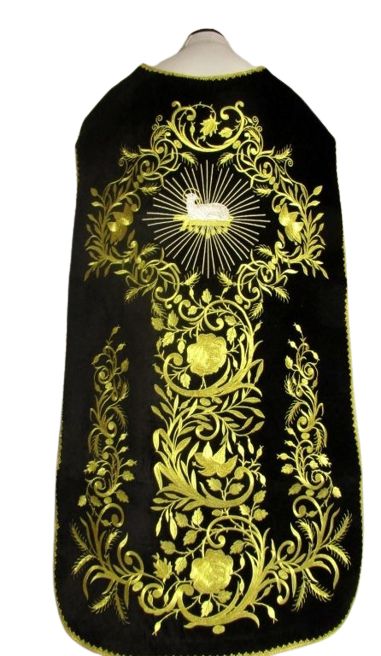 Ornat rzymski haftowany motyw Baranka, aksamit (68) - Ornaty rzymskie - Nowość