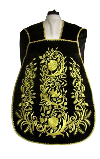 Ornat rzymski haftowany motyw Baranka, aksamit (68) - Ornaty rzymskie - zdjęcie 2 - Ornat rzymski haftowany motyw Baranka, aksamit (68)