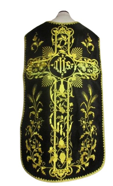 Ornat rzymski czarny haftowany IHS, aksamit (66) - Ornaty rzymskie - Ornat rzymski czarny haftowany IHS, aksamit (66)