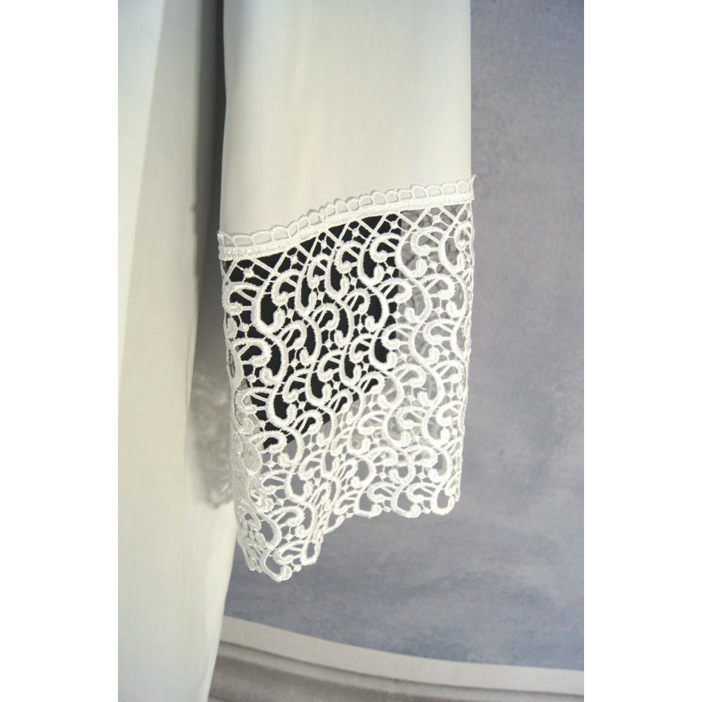 Alba kapłańska tradycyjna z zakładkami + gipiura (10) - KOMŻE I ALBY  KAPŁAŃSKIE - zdjęcie 3 - Alba kapłańska tradycyjna z zakładkami + gipiura (10)