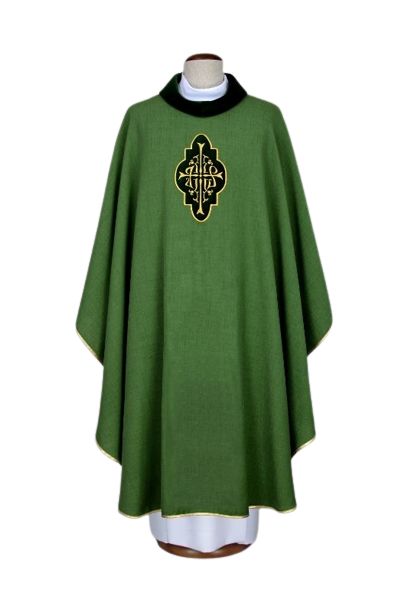 Ornat zielony z haftowaną aplikacją z aksamitu (13) - Ornaty zielone - Nowość