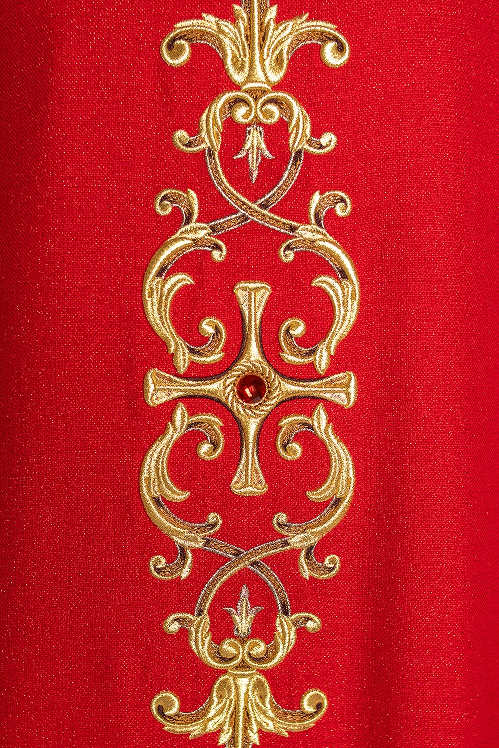 Ornat bogato haftowany, ozdobne kamienie - czerwony (H63) - Ornaty czerwone - zdjęcie 5 - Ornat bogato haftowany, ozdobne kamienie - czerwony (H63)