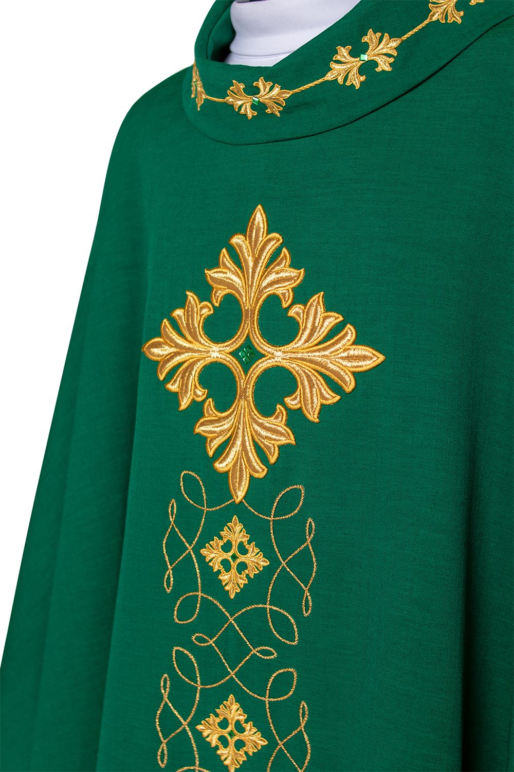 Ornat bogato haftowany, ozdobne kamienie - zielony (H69) - Ornaty zielone - zdjęcie 3 - Ornat bogato haftowany, ozdobne kamienie - zielony (H69)