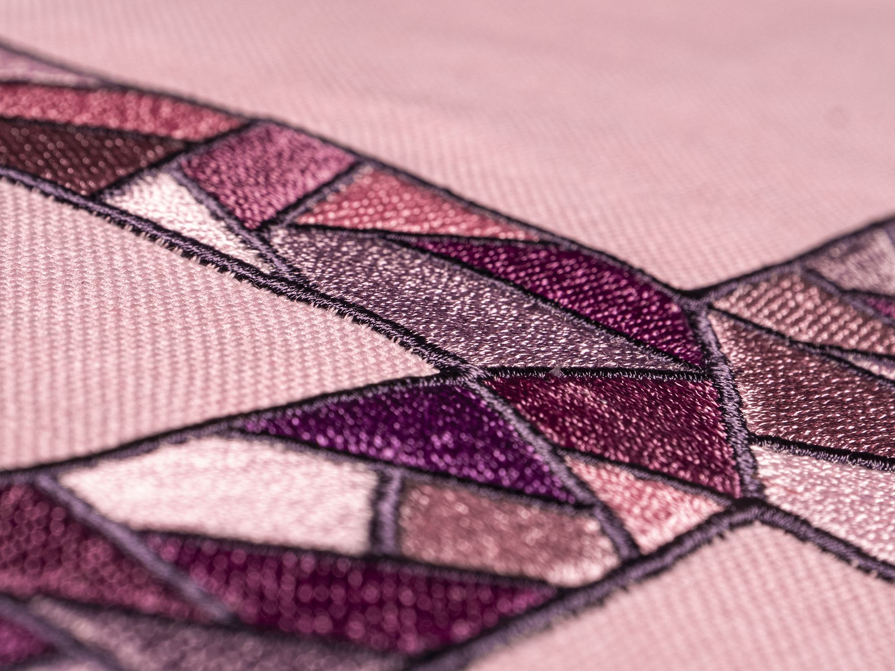 Ornat haftowany z symbolem krzyża - różowy (H122) - Ornaty różowe - zdjęcie 2 - Ornat haftowany z symbolem krzyża - różowy (H122)