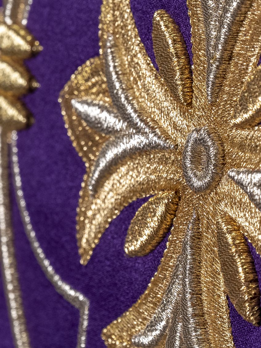 Ornat bogato haftowany - fioletowy (H158) - Ornaty fioletowe - zdjęcie 2 - Ornat bogato haftowany - fioletowy (H158)