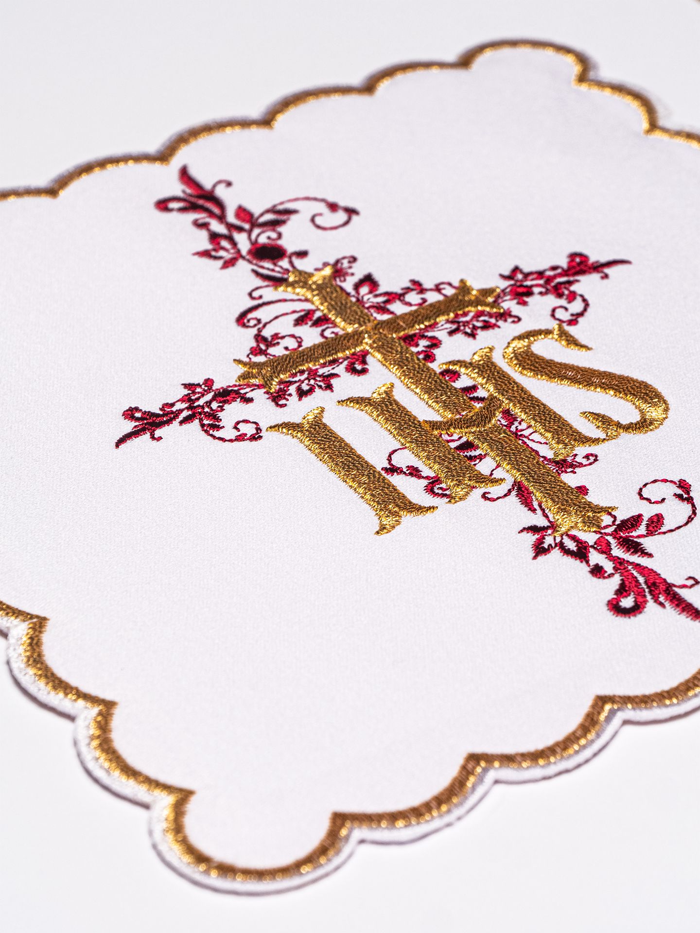 Bielizna kielichowa haftowana IHS (61H) - bawełna poliester - zdjęcie 3 - Bielizna kielichowa haftowana IHS (61H)